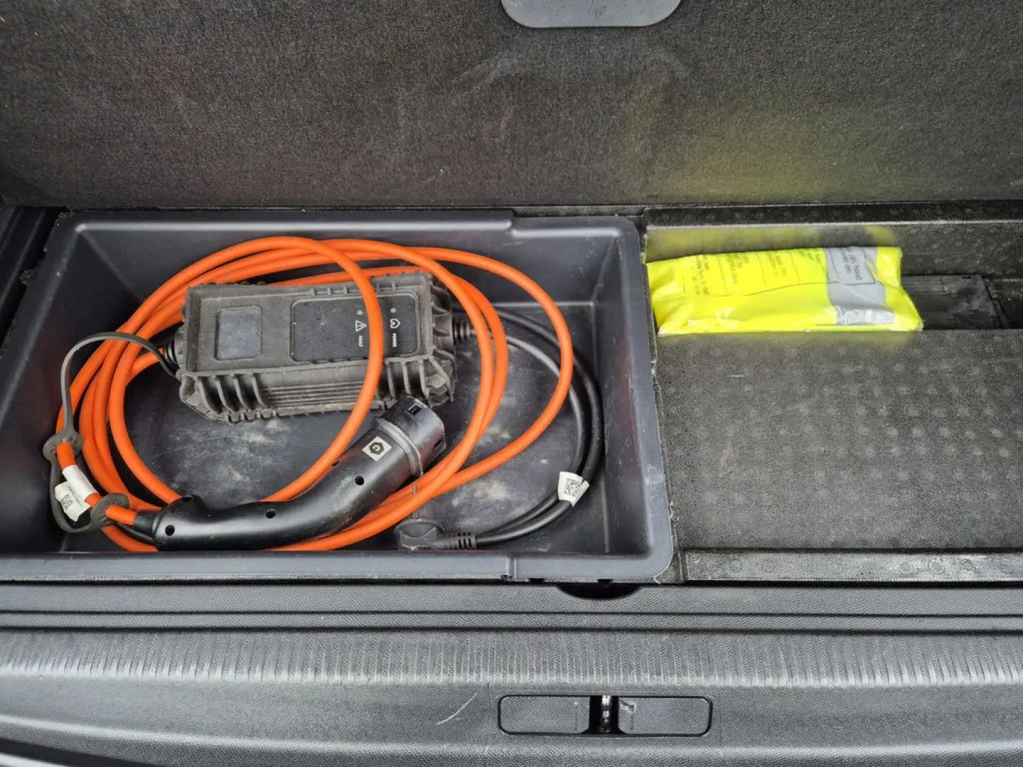 3008 Allure Pack PHEV 300 HYB4 SHZ 7 4 OBC Easy-