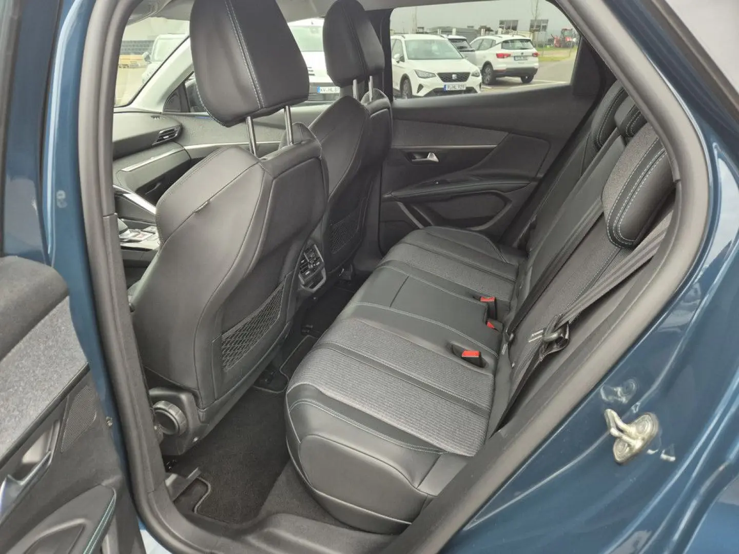 3008 Allure Pack PHEV 300 HYB4 SHZ 7 4 OBC Easy-