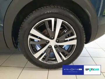 3008 Allure Pack Hybrid 225 Automatik  Navi  SHZ