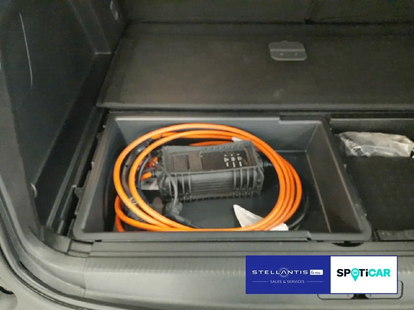 3008 Allure Pack Hybrid 225 Automatik  Navi  SHZ
