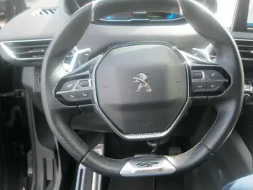 3008Benzin  Hybrid4 300 GT