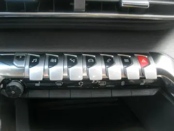 3008Benzin  Hybrid4 300 GT