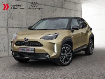 Yaris Cross 360 Grad SHZ KAMERA NAVI PDC ACC LED