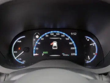 Yaris Cross 360 Grad SHZ KAMERA NAVI PDC ACC LED