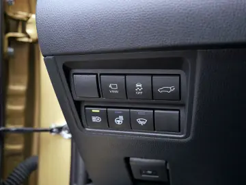 Yaris Cross 360 Grad SHZ KAMERA NAVI PDC ACC LED
