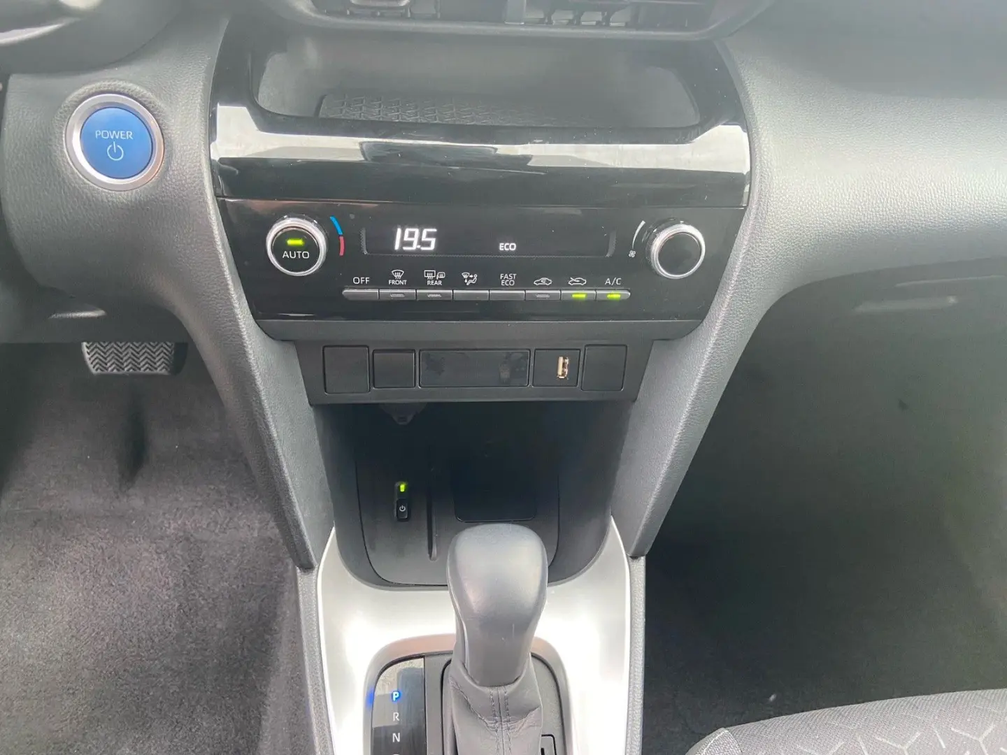 Yaris Cross Hybrid Team D 1.Hand AHK abn. PDCv h