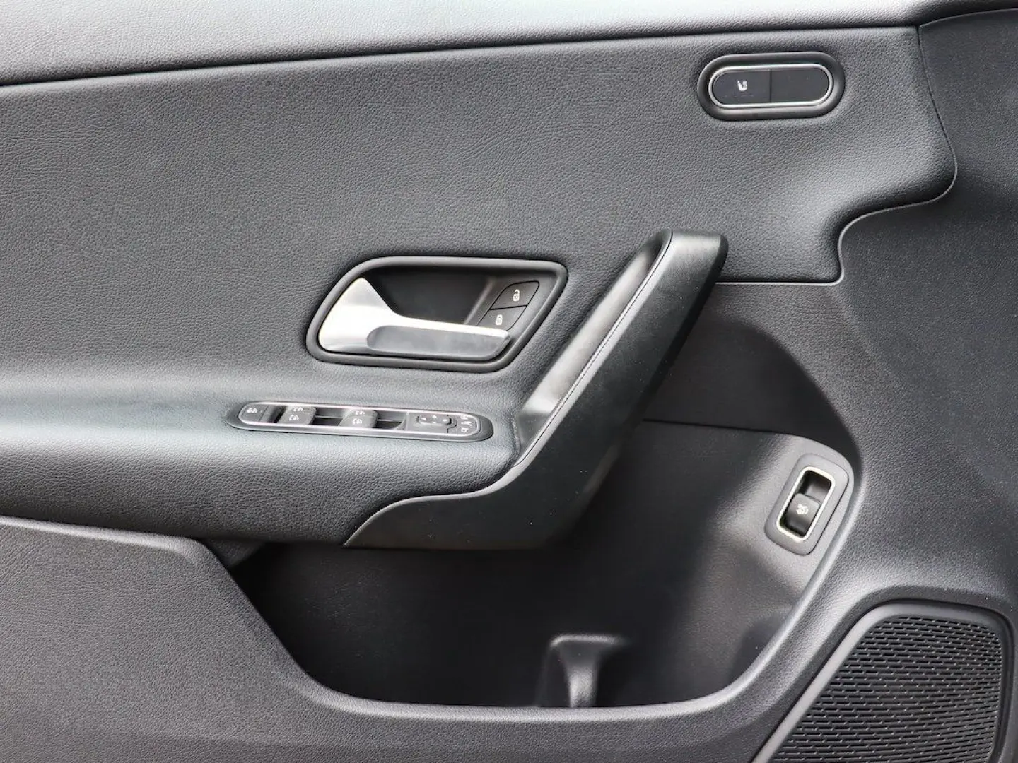 CLA 180 Coupé Advanced Spiegelpaket Kamera