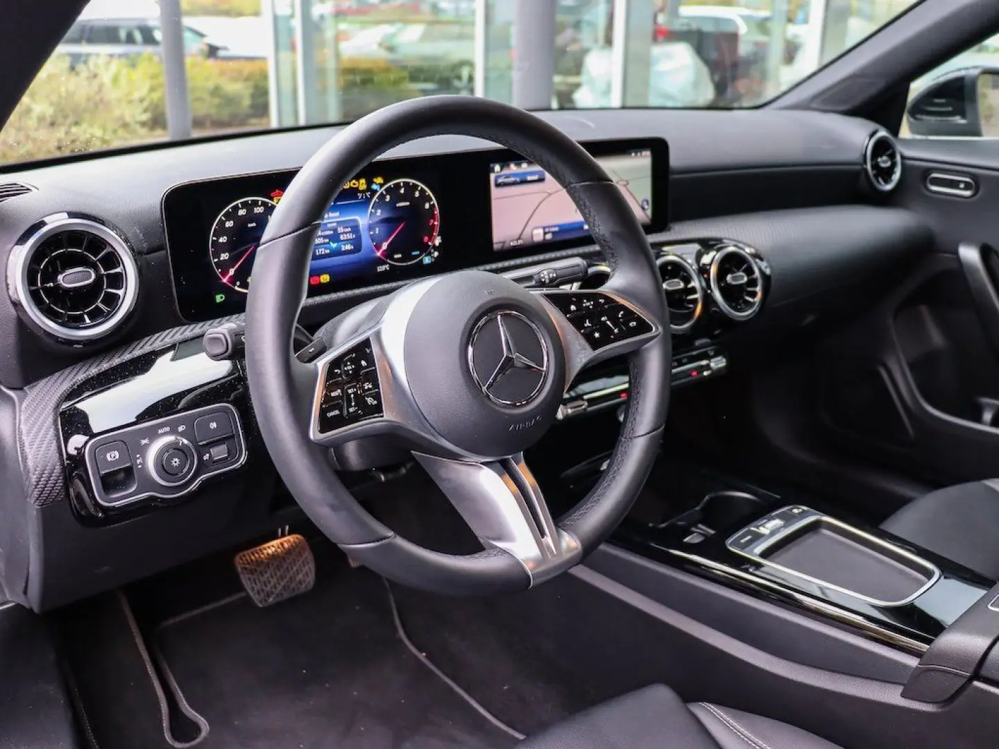 CLA 180 Coupé Advanced Spiegelpaket Kamera