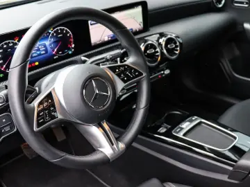 CLA 180 Coupé Advanced Spiegelpaket Kamera