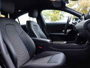 CLA 180 Coupé Advanced Spiegelpaket Kamera