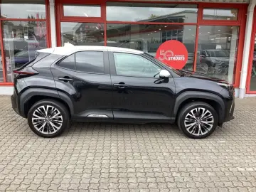 Yaris Cross Hybrid 1.5 Elegant NAVI   AHK   elek