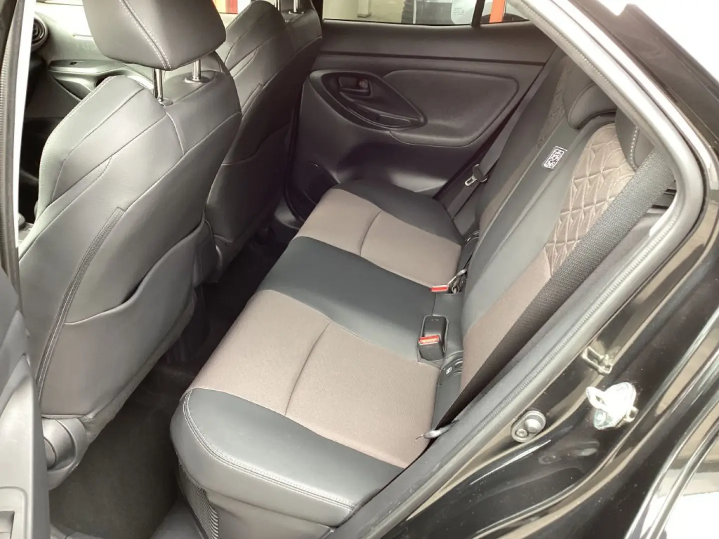 Yaris Cross Hybrid 1.5 Elegant NAVI   AHK   elek
