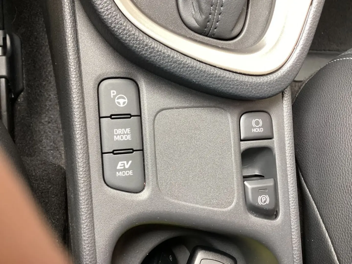 Yaris Cross Hybrid 1.5 Elegant NAVI   AHK   elek