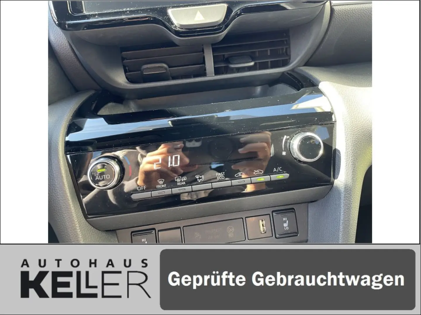 Yaris Cross Hybrid 1.5 VVT-i Team D  AHK LED SHZ