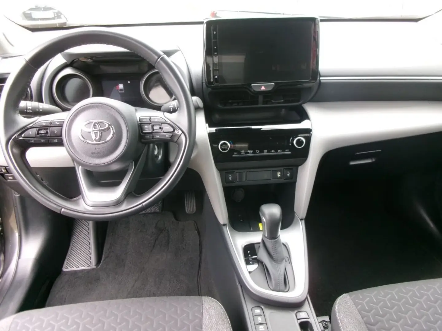 Yaris Cross Hybrid 1.5   TSS SHZG RFK