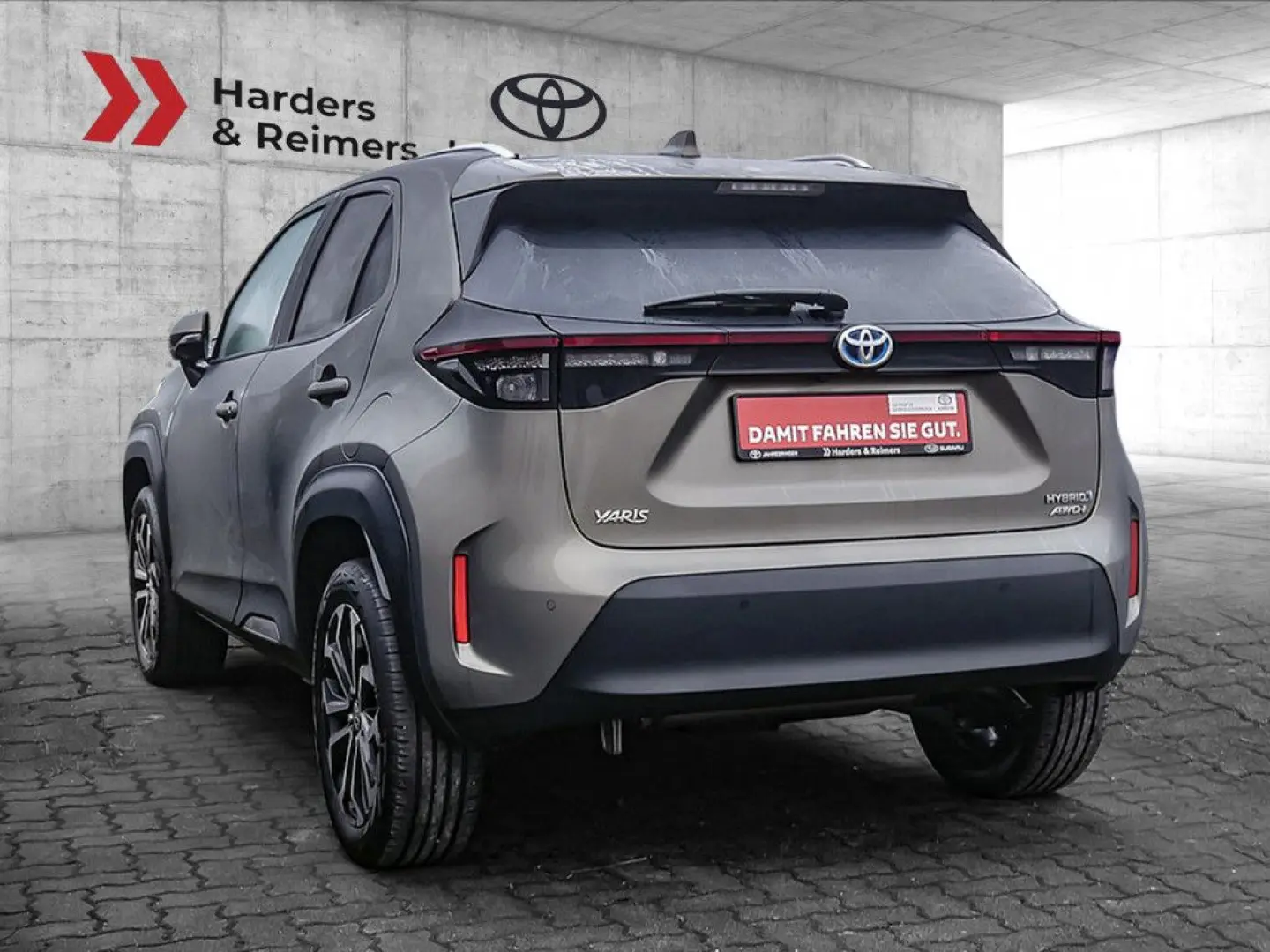 Yaris Cross Hybrid 4x4 Style HUD PANO LED PDC