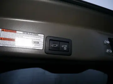 Yaris Cross Hybrid 4x4 Style HUD PANO LED PDC