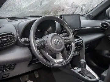 Yaris Cross Hybrid 4x4 Style HUD PANO LED PDC