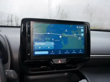 Yaris Cross Hybrid 4x4 Style HUD PANO LED PDC