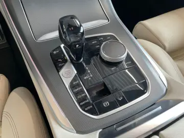 BMW X5 xDrive 40i M Sport Pano AHK Laser St&Go STHZ
