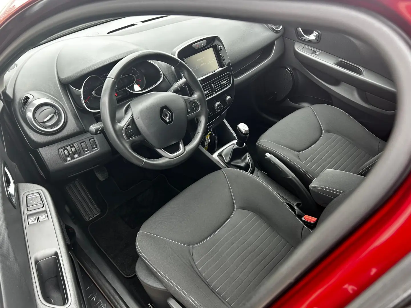 Renault Clio Nyght & Day Limited