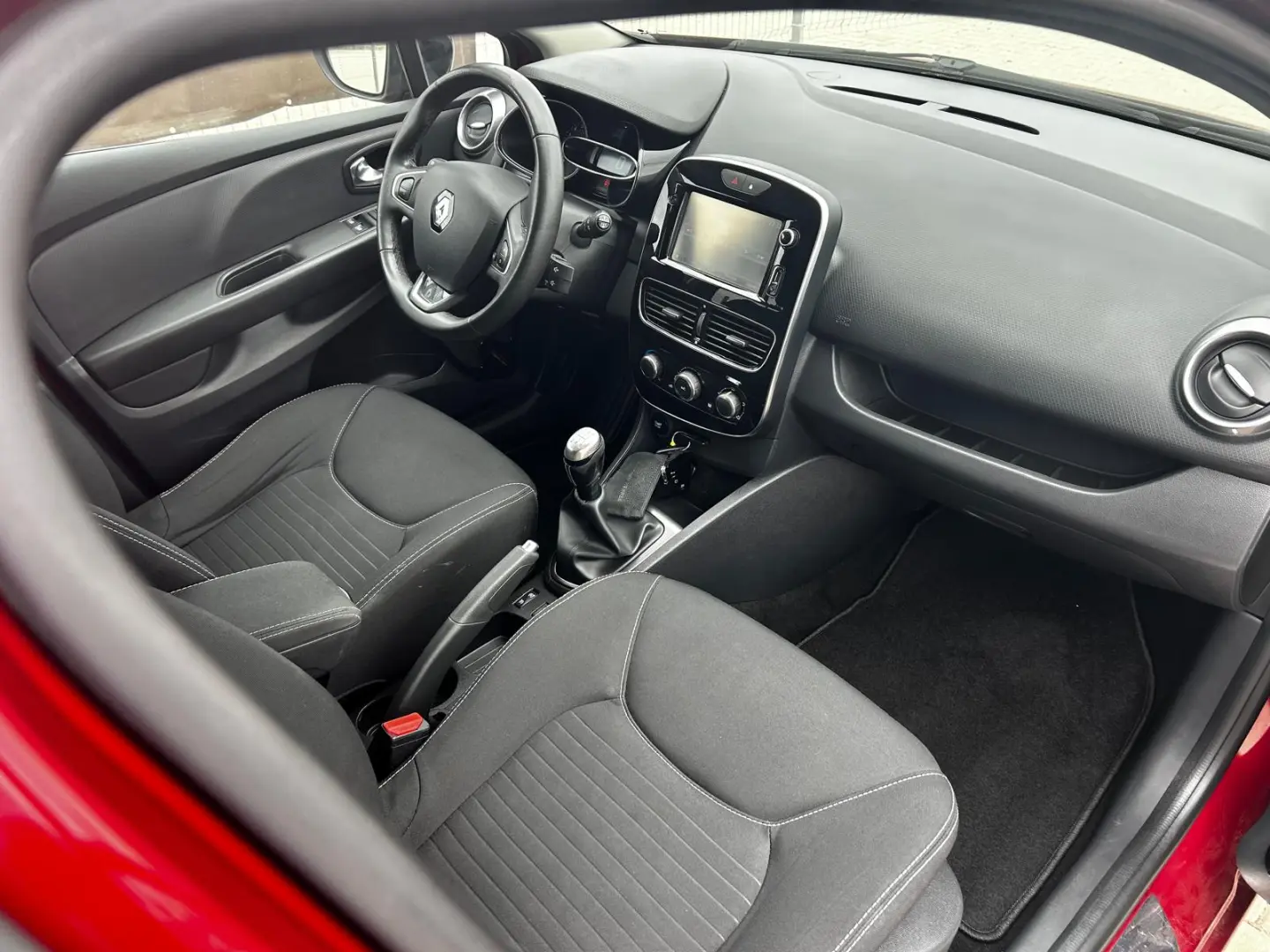 Renault Clio Nyght & Day Limited
