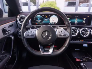 MERCEDES-BENZ CLA 200d