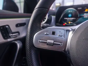 MERCEDES-BENZ CLA 200d