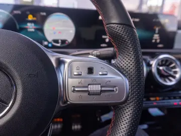 MERCEDES-BENZ CLA 200d