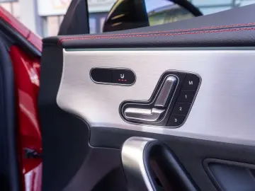 MERCEDES-BENZ CLA 200d