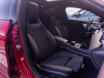 MERCEDES-BENZ CLA 200d