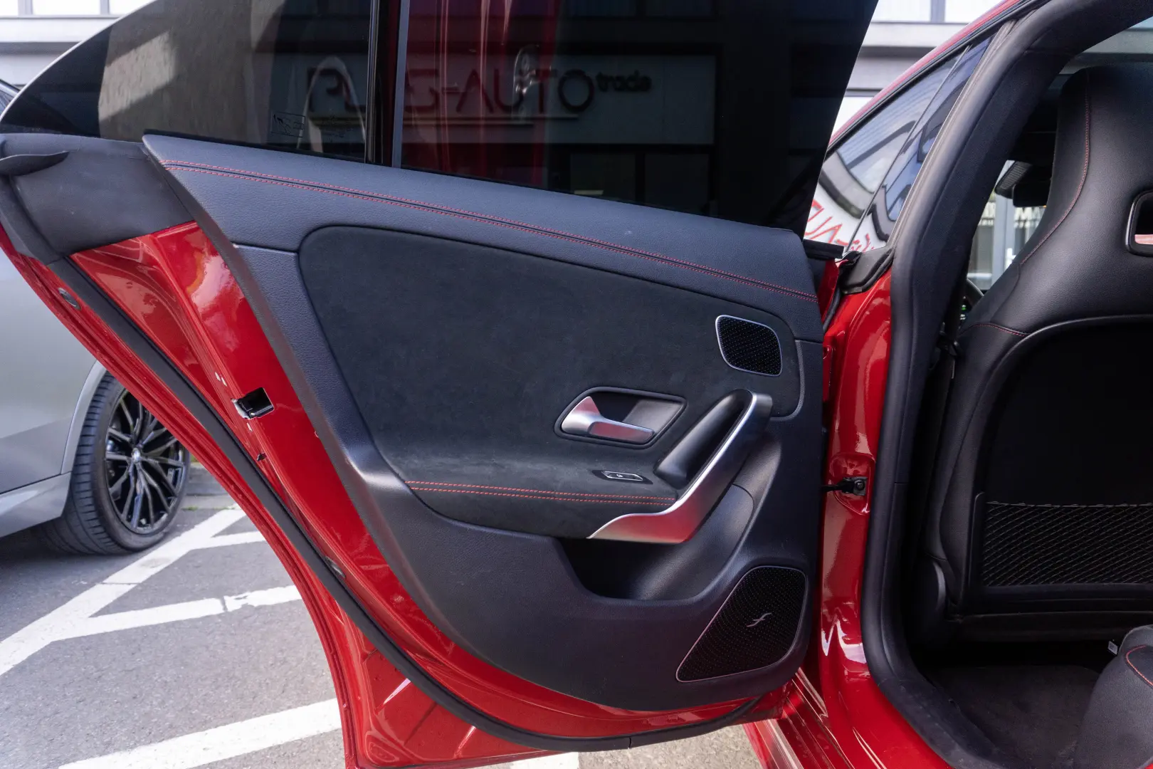 MERCEDES-BENZ CLA 200d