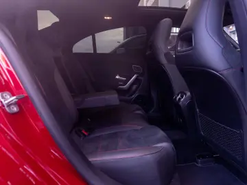 MERCEDES-BENZ CLA 200d