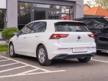 Volkswagen Golf 8 Life 1.0 110CP TSI DSG mild hybrid