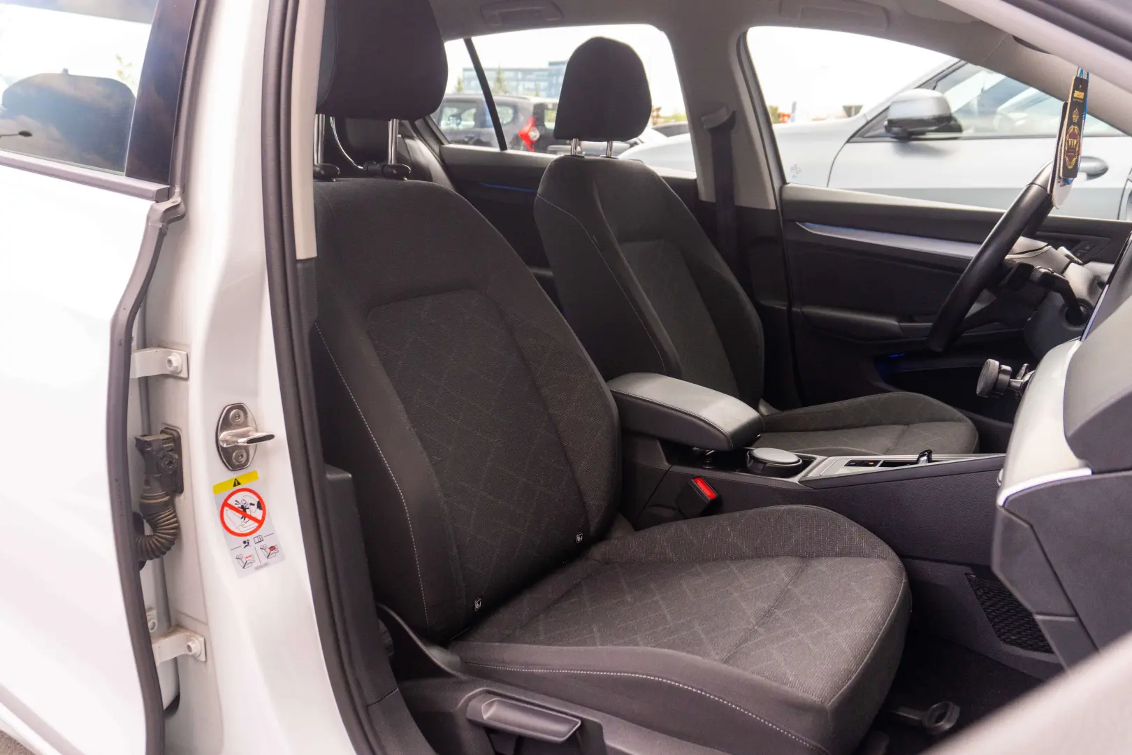 Volkswagen Golf 8 Life 1.0 110CP TSI DSG mild hybrid