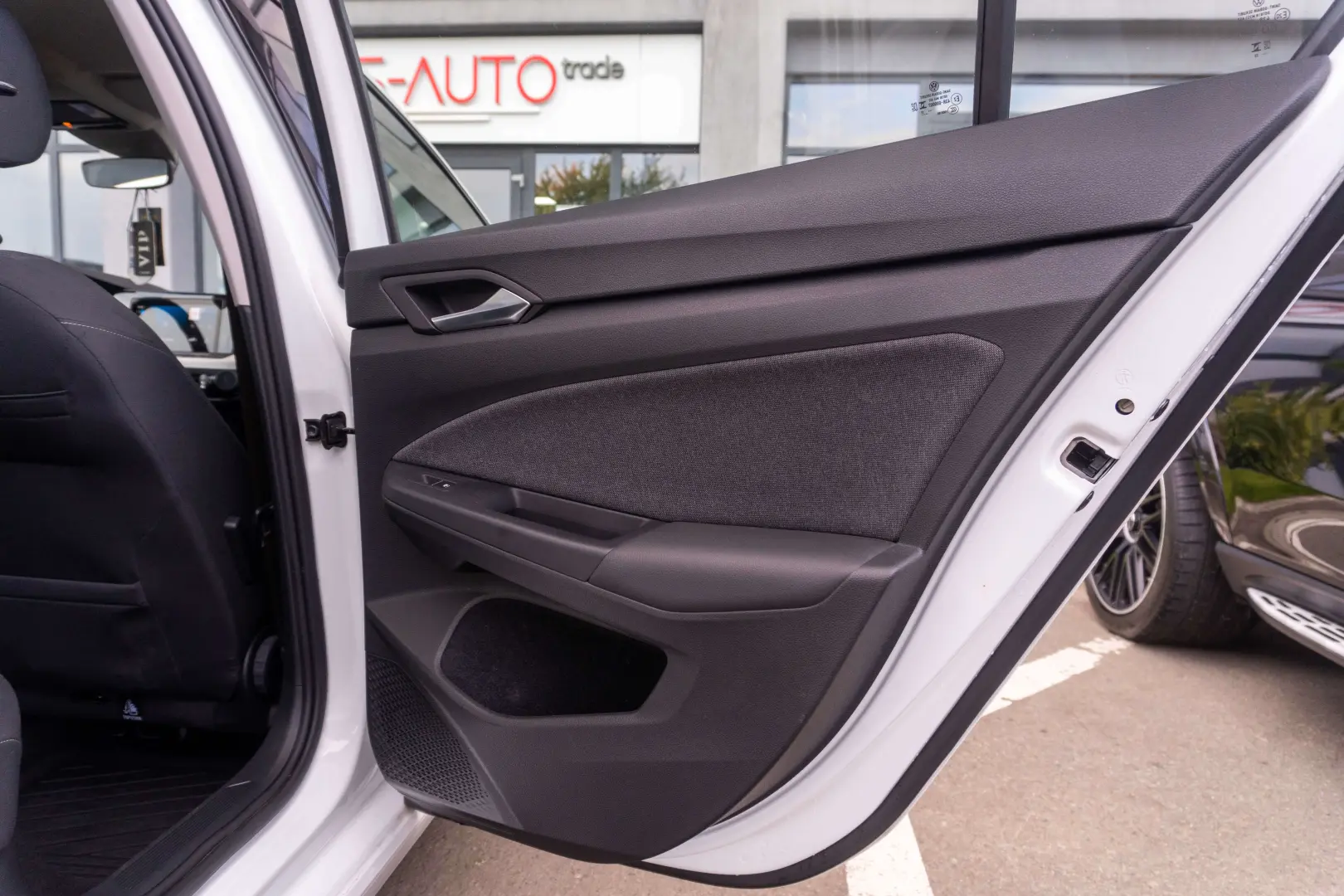 Volkswagen Golf 8 Life 1.0 110CP TSI DSG mild hybrid