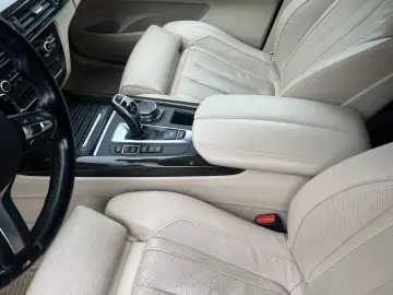 BMW X5 M50
