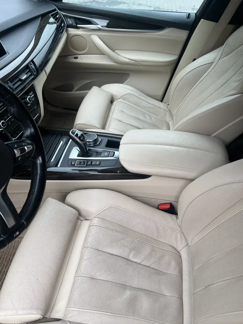 BMW X5 M50
