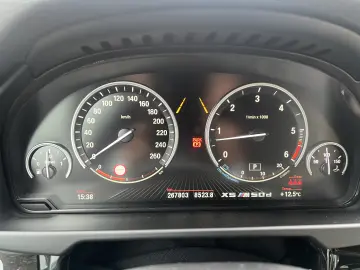 BMW X5 M50