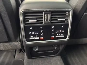 Cayenne E-Hybrid Platinum Edition Soft-Close LED