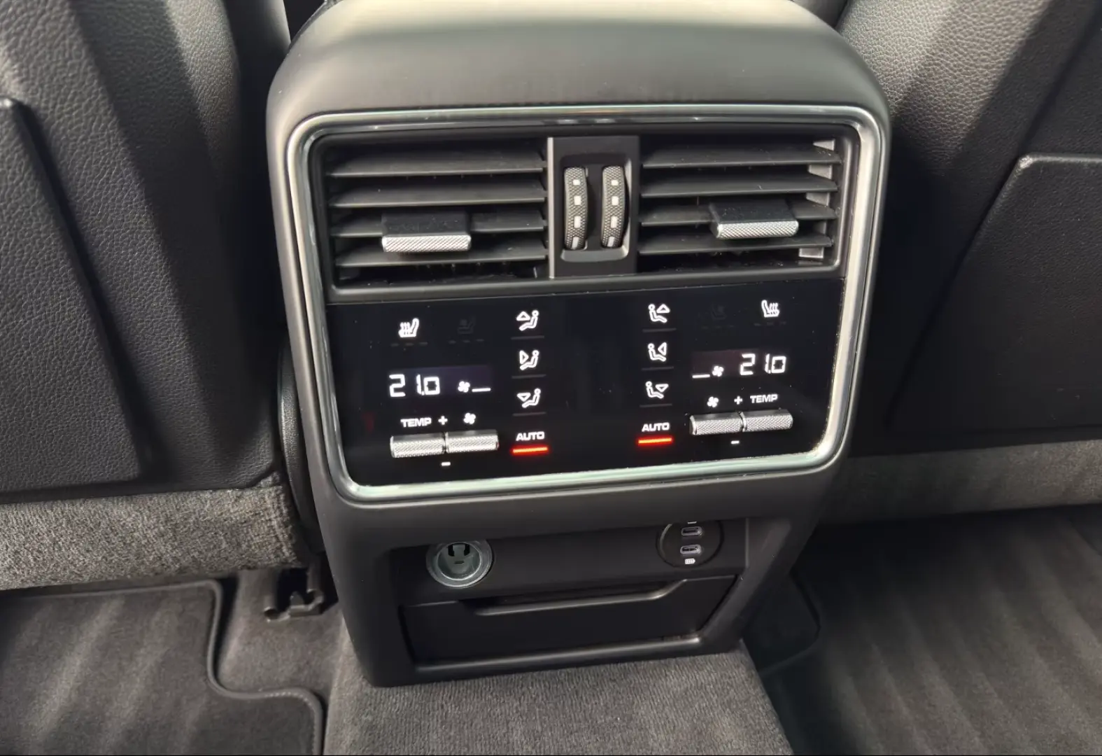 Cayenne E-Hybrid Platinum Edition Soft-Close LED