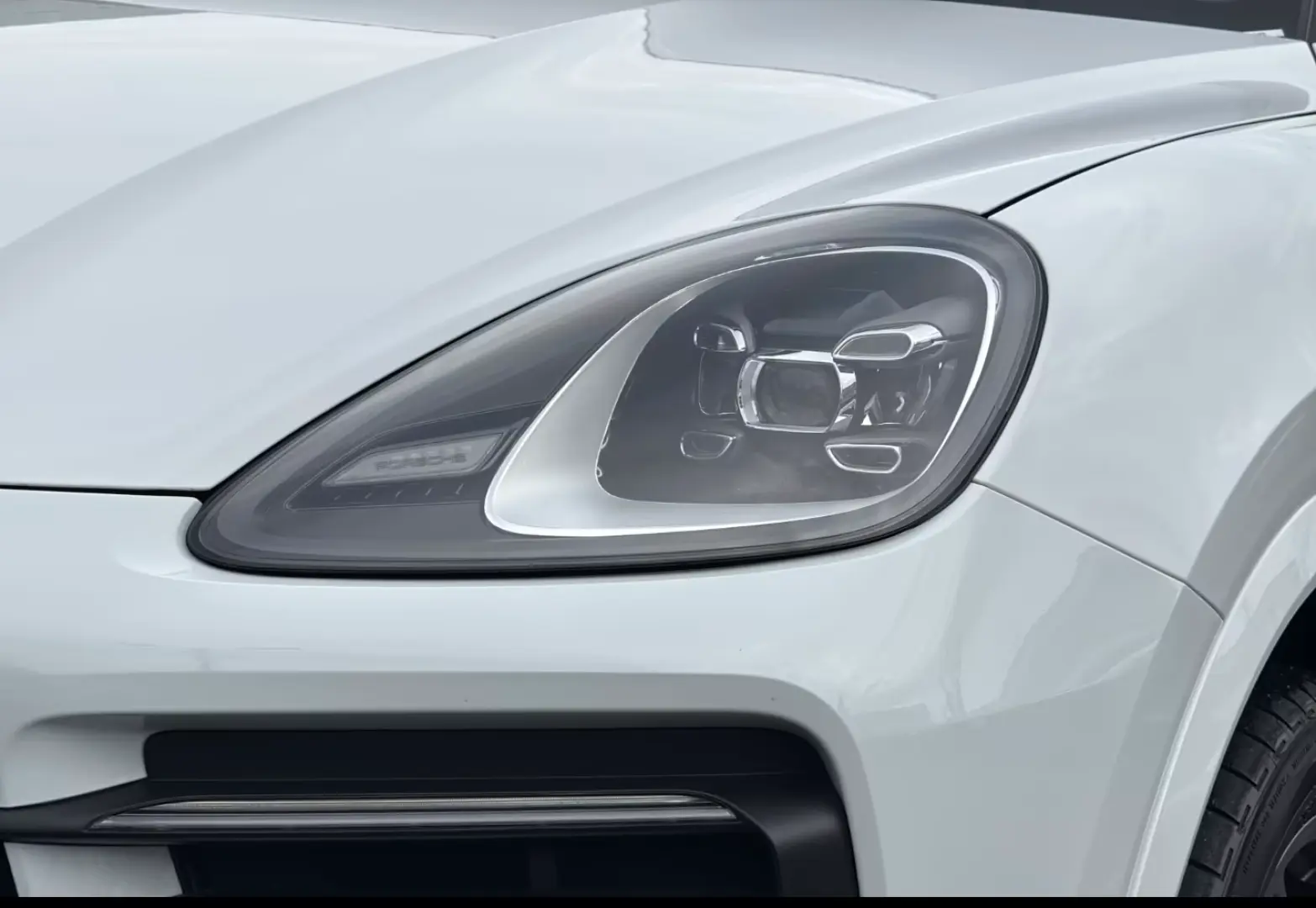 Cayenne E-Hybrid Platinum Edition Soft-Close LED