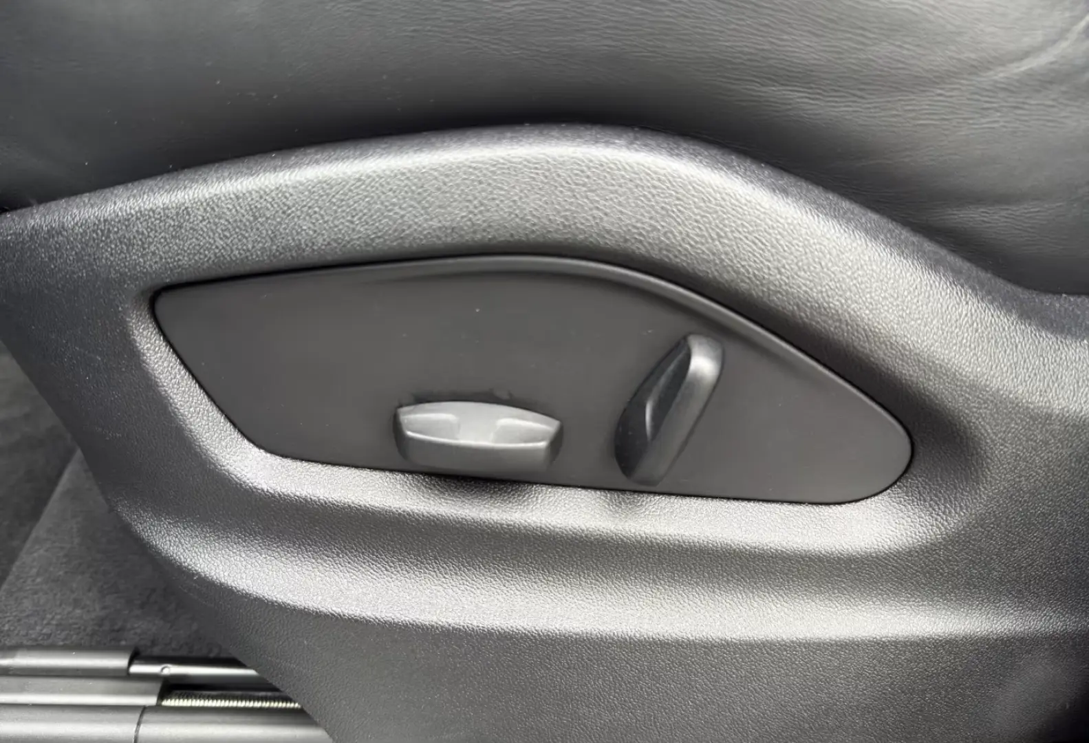 Cayenne E-Hybrid Platinum Edition Soft-Close LED