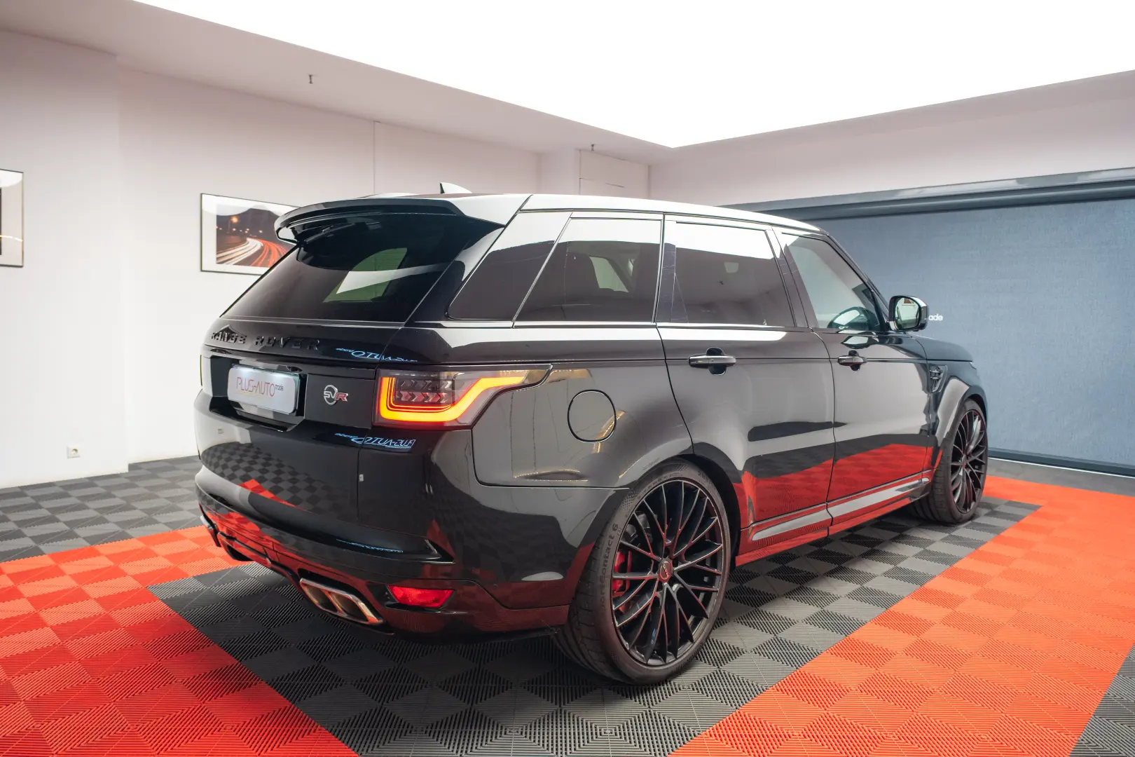 Land Rover Range Rover SVR 575CP