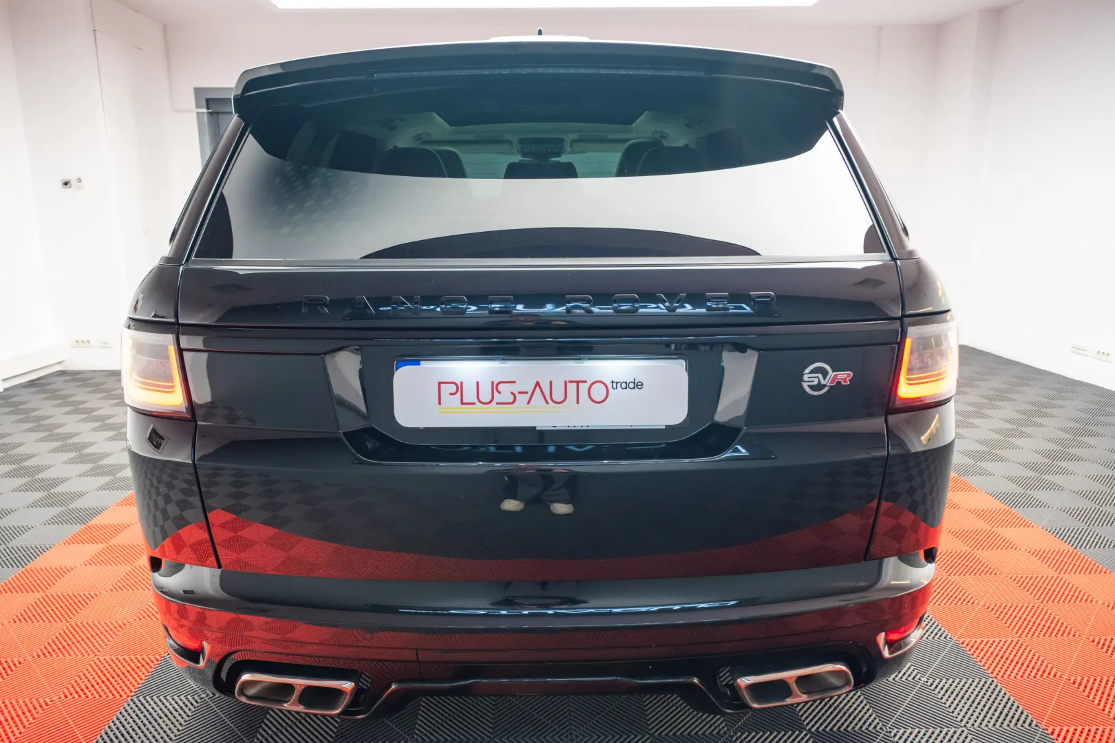 Land Rover Range Rover SVR 575CP