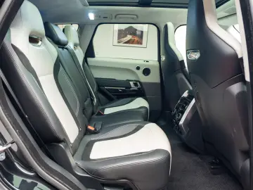 Land Rover Range Rover SVR 575CP