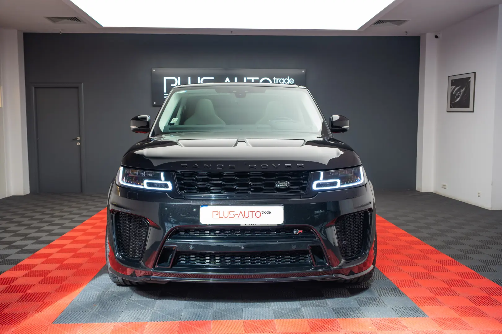 Land Rover Range Rover SVR 575CP
