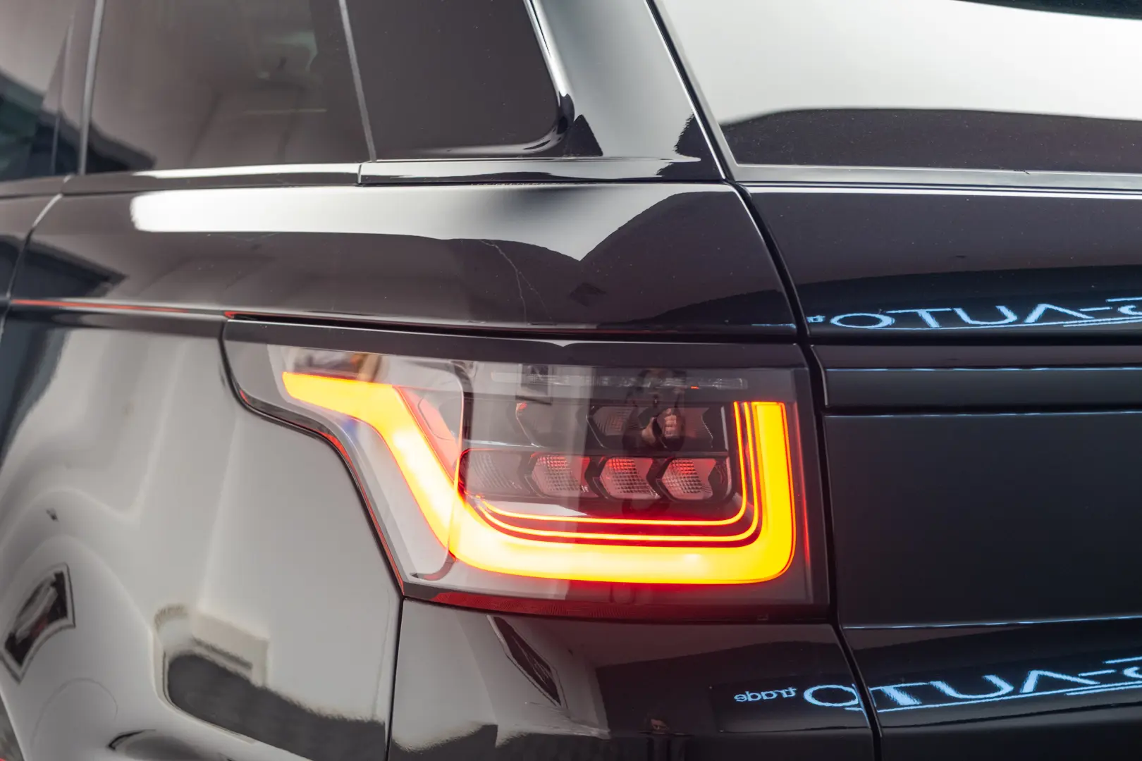 Land Rover Range Rover SVR 575CP
