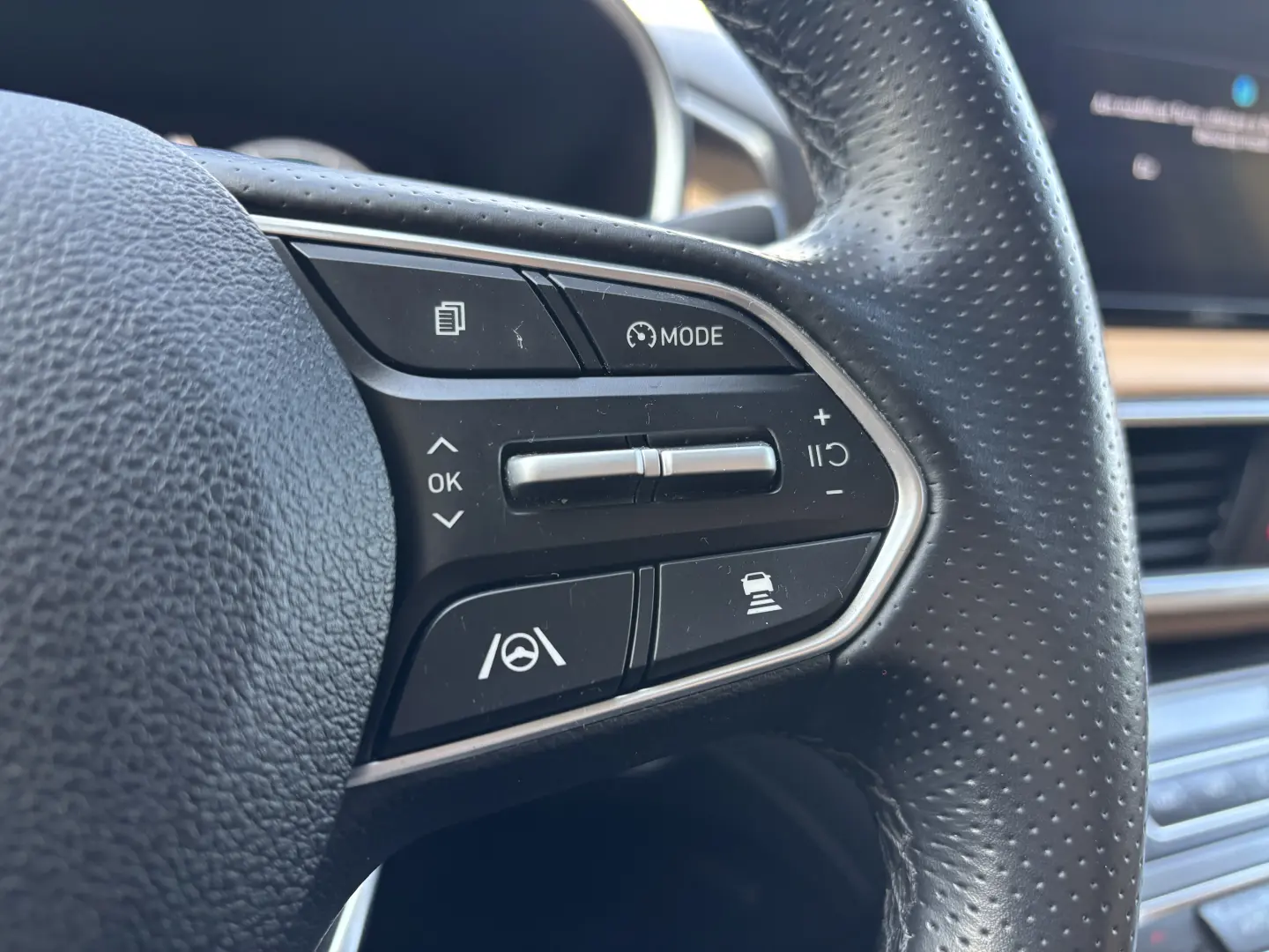 Hyundai Santa Fe Hybrid 1.6 l 230 CP 4WD 6AT Luxury