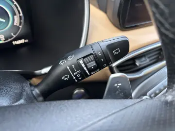 Hyundai Santa Fe Hybrid 1.6 l 230 CP 4WD 6AT Luxury